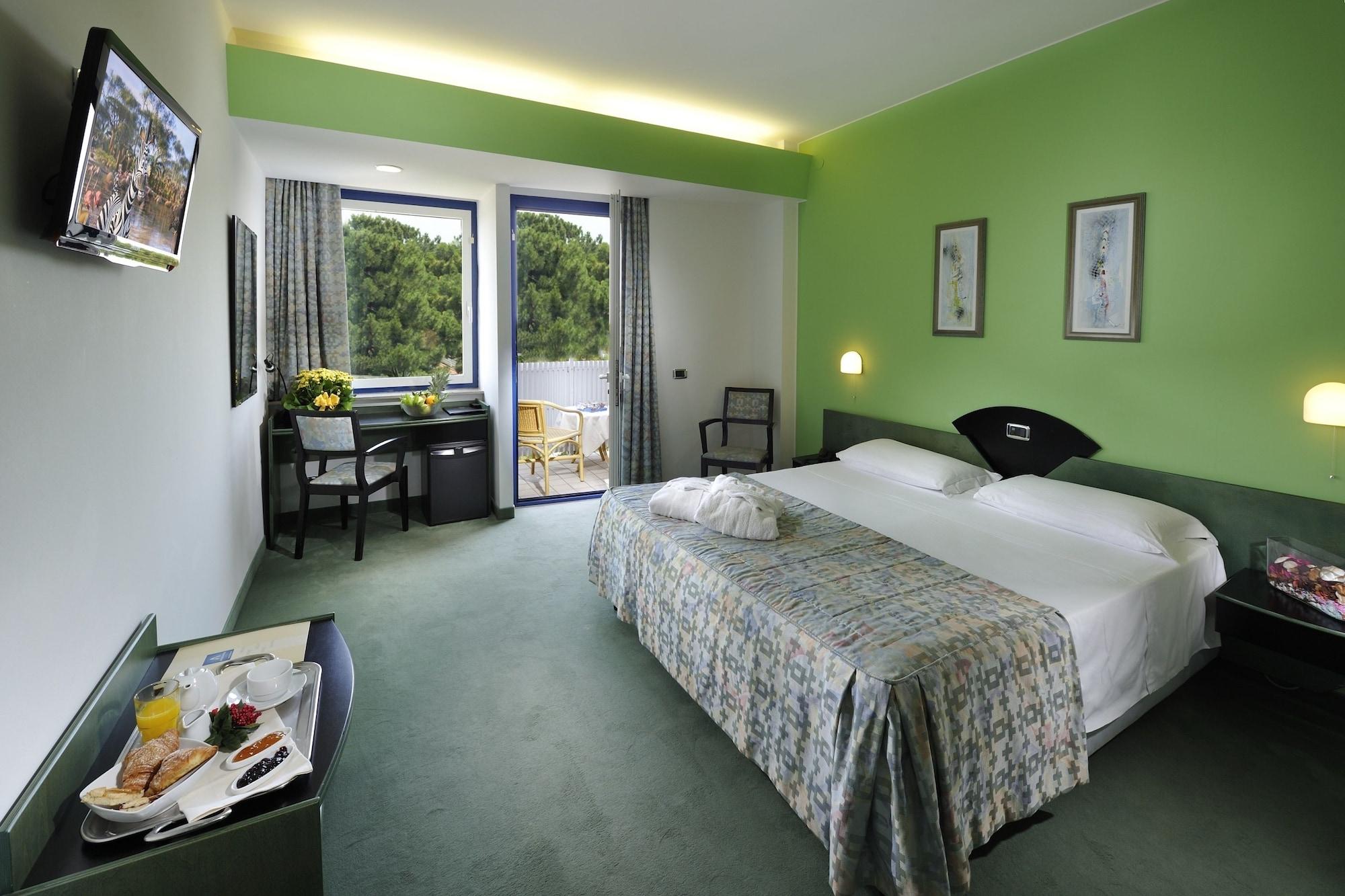 Hotel Medusa Splendid Lignano Sabbiadoro Bagian luar foto