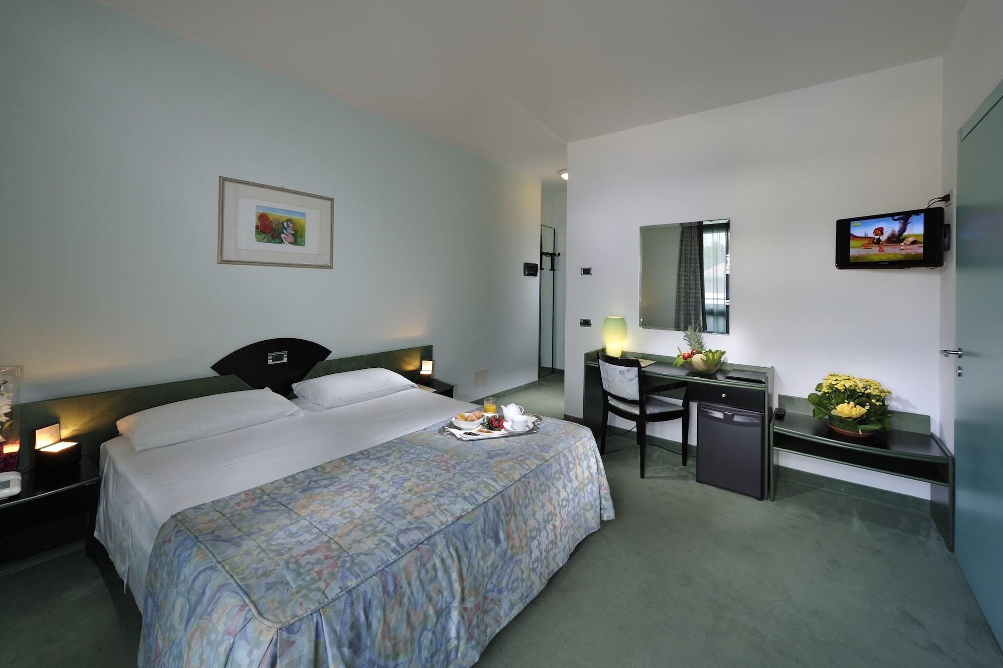 Hotel Medusa Splendid Lignano Sabbiadoro Bagian luar foto