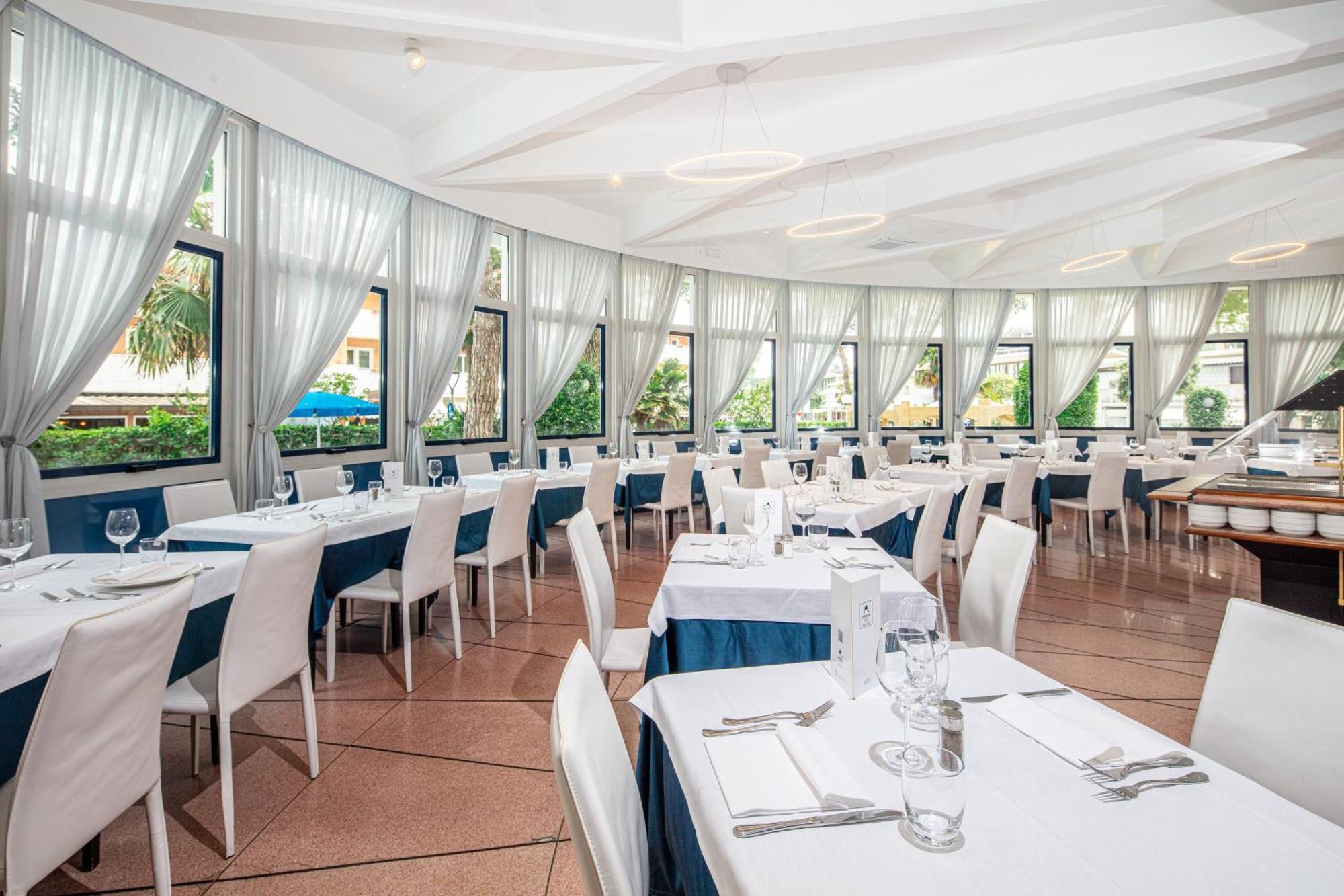 Hotel Medusa Splendid Lignano Sabbiadoro Bagian luar foto