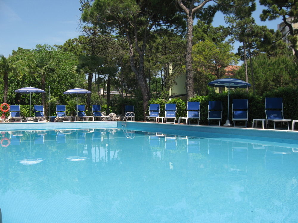 Hotel Medusa Splendid Lignano Sabbiadoro Bagian luar foto